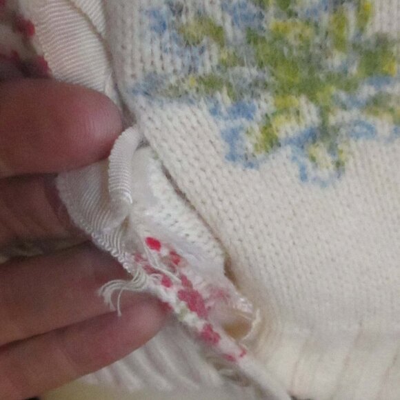 Women's Small Vintage Cardigan Sweater Bradley Knitwear Floral 1960's Granny USA - Picture 6 of 7